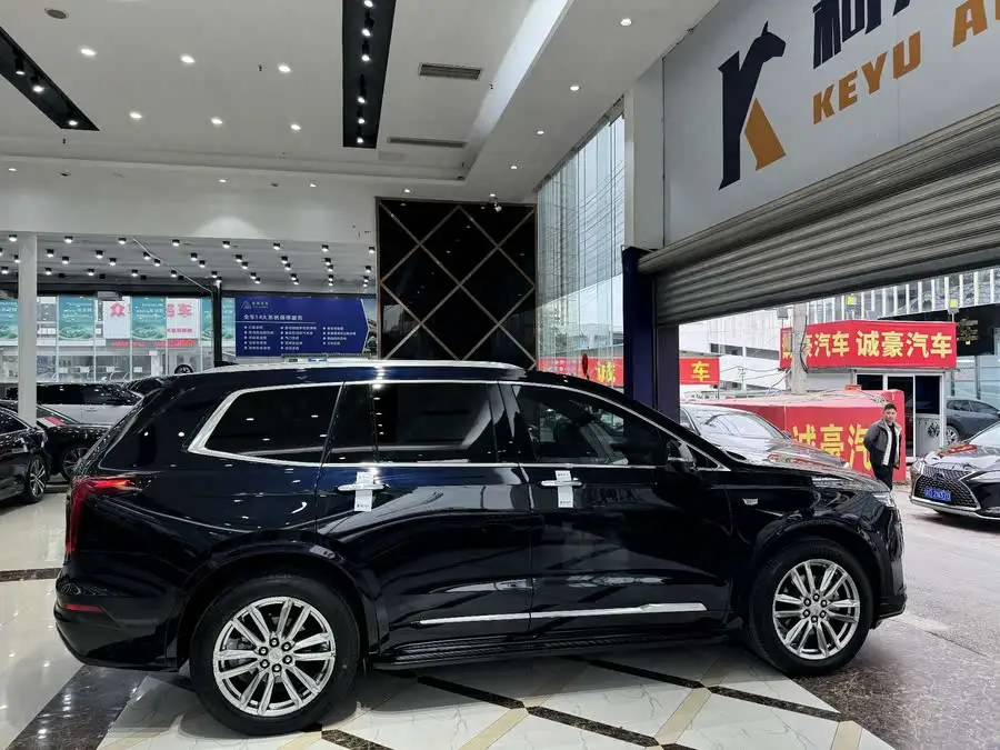 كاديلاك XT6 2021 2.0T ستة مقاعد دفع رباعي فاخر