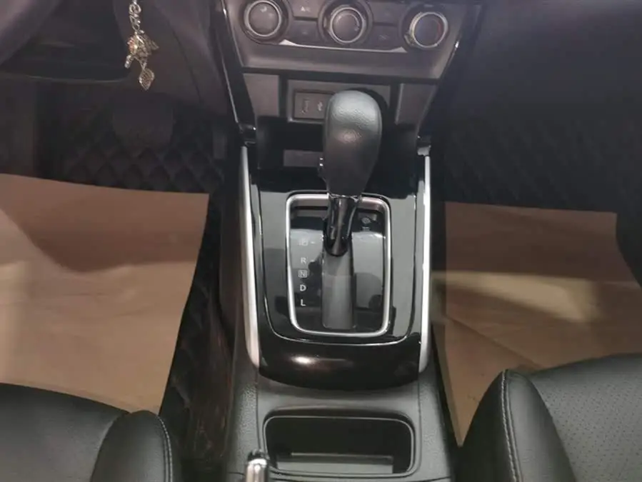 2021 نيسان سيلفي الكلاسيكية 1.6XL CVT فاخرة