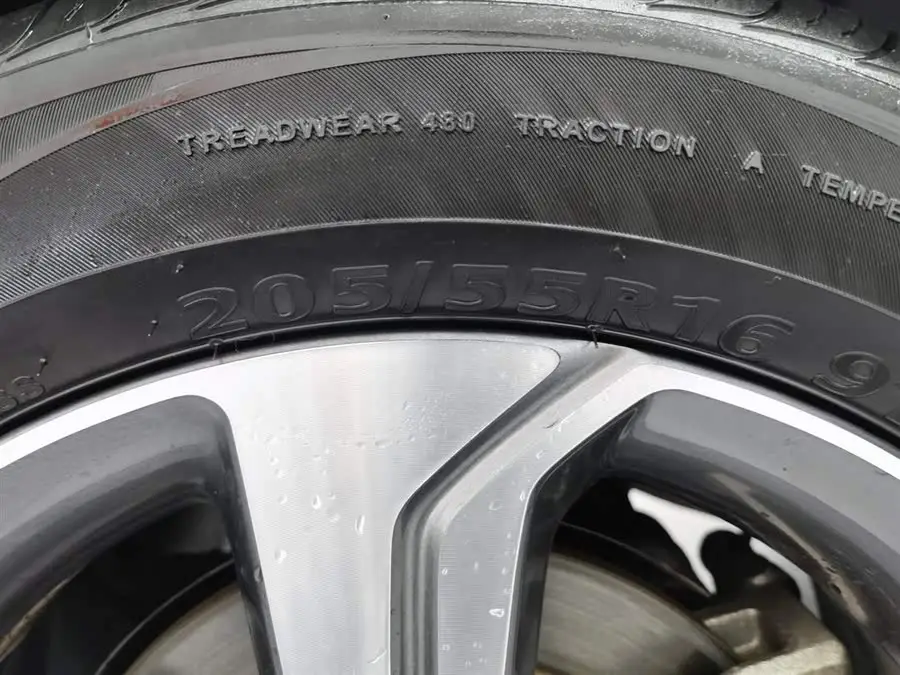 كيا K3 2020 1.5L CVT النسخة الجديدة مع السقف الزجاجي