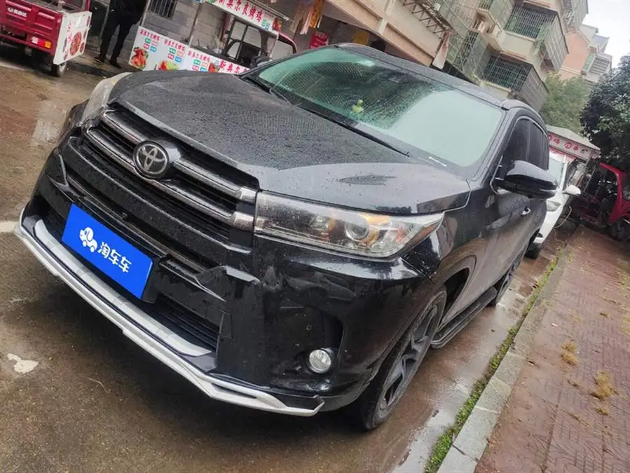 2021 هايلاندر 2.0T النسخة Knight للدفع الرباعي 7 مقاعد