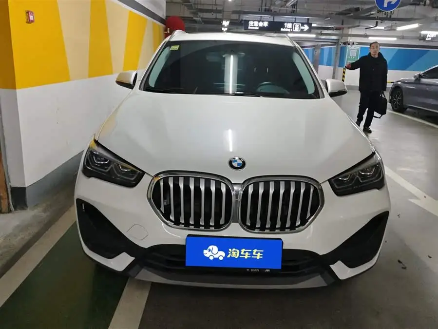 بي إم دبليو X1 2021 sDrive25Li الطراز الرائد