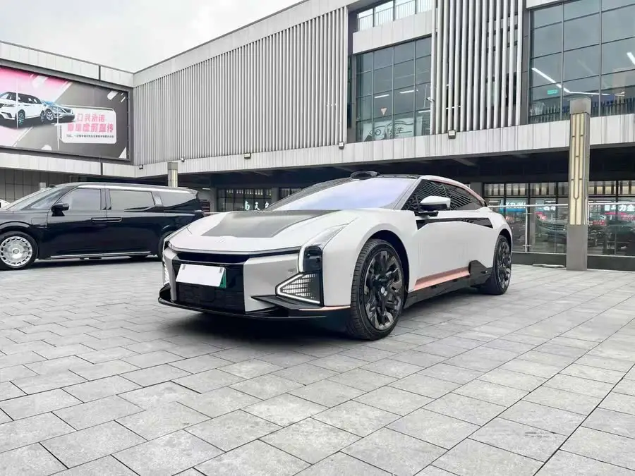 هاي في HiPhi Z 2023 موديل خمسة مقاعد