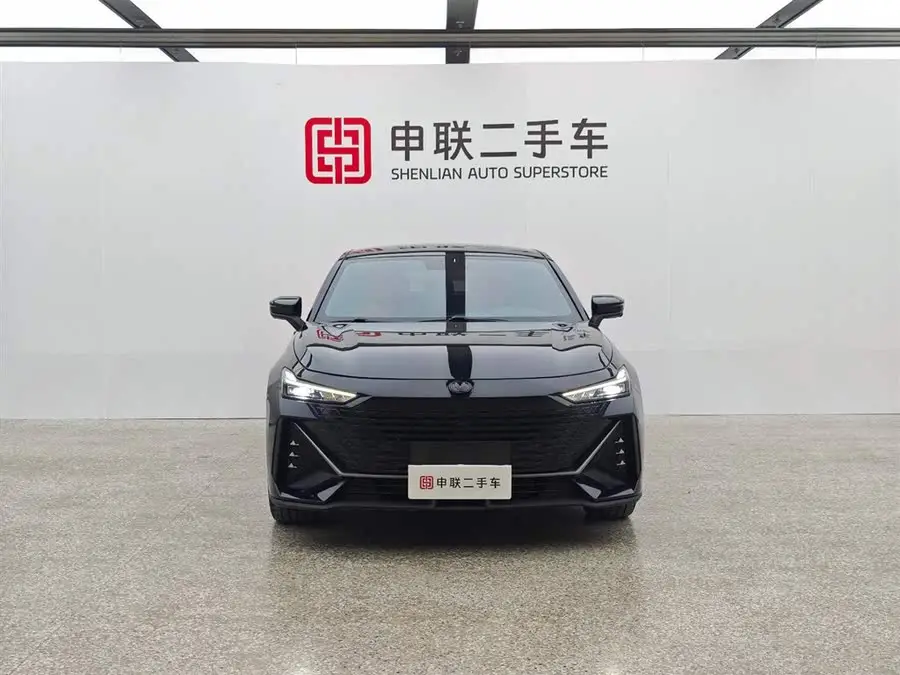 شانجان UNI-V 2023 1.5T الفاخرة