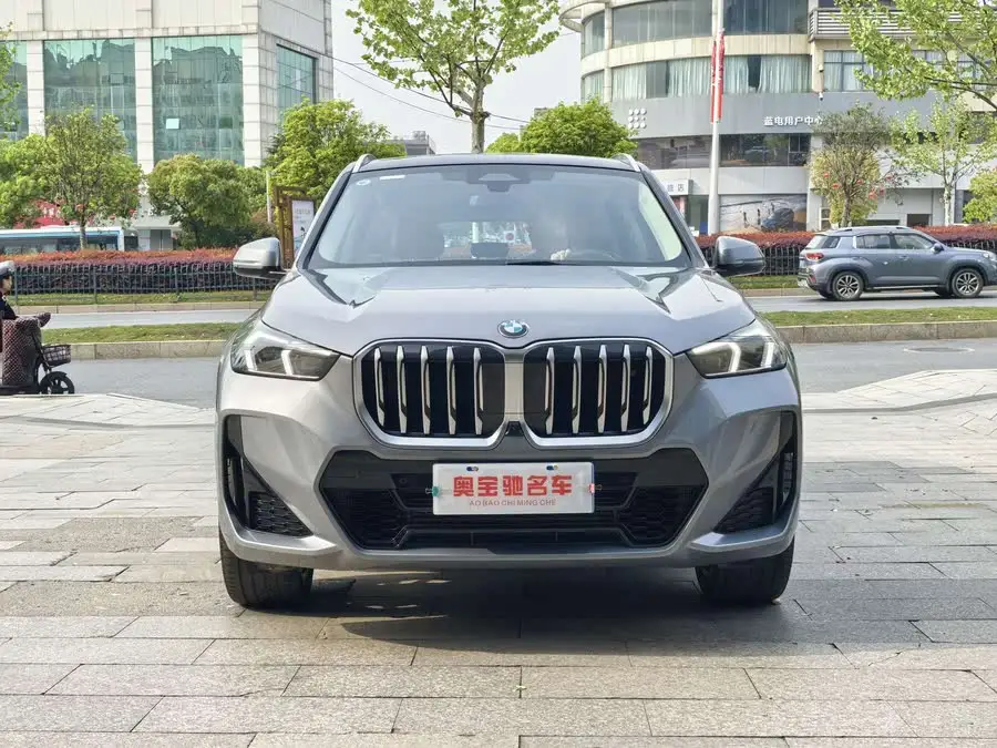 بي إم دبليو X1 2023 sDrive25Li حزمة M الرياضية