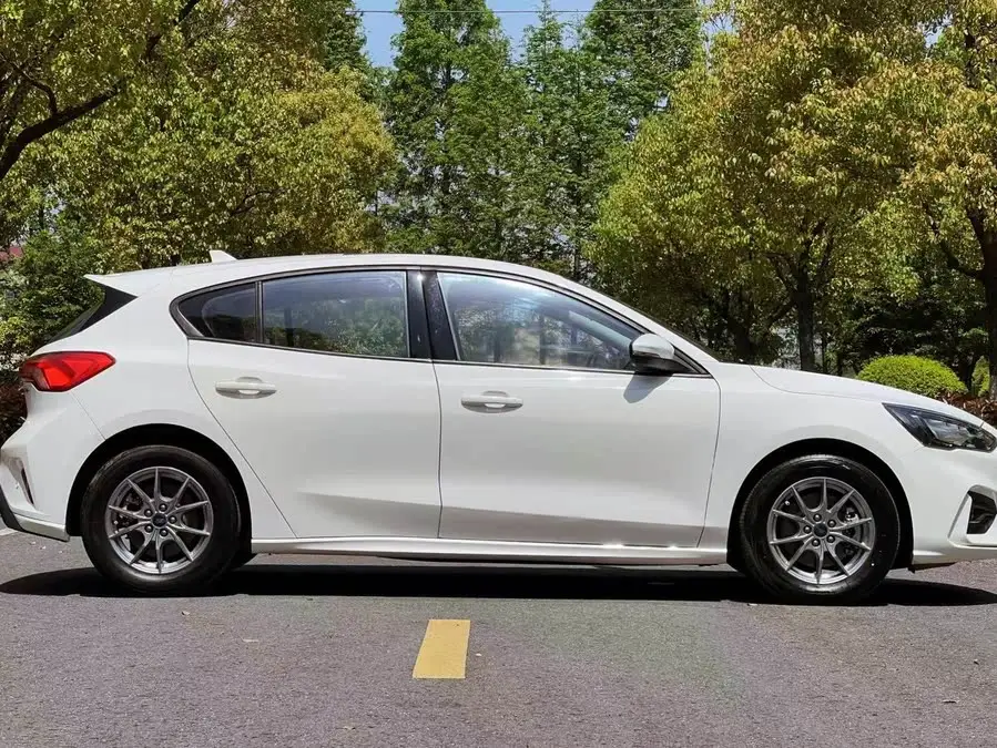 فورد فوكس 2021 سيدان إيكوبوست 180 أوتوماتيكي