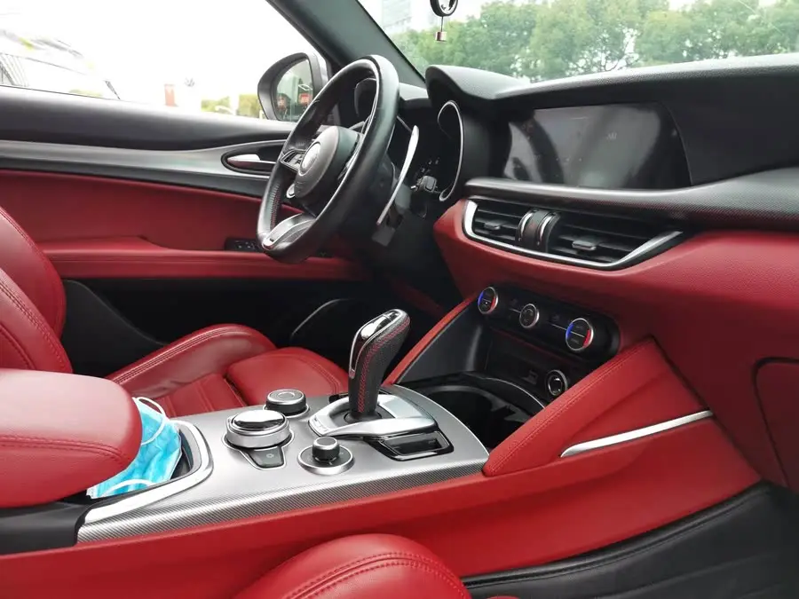 Stelvio 2021 2.0T 280HP Luxury Sport Edition