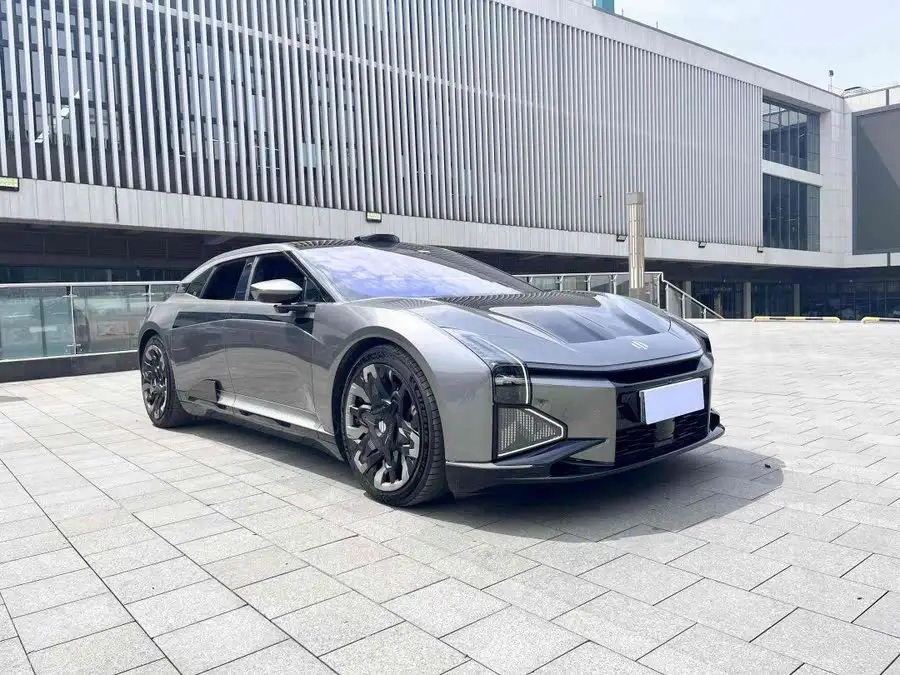 هاي في HiPhi Z 2023 نسخة رباعية المقاعد