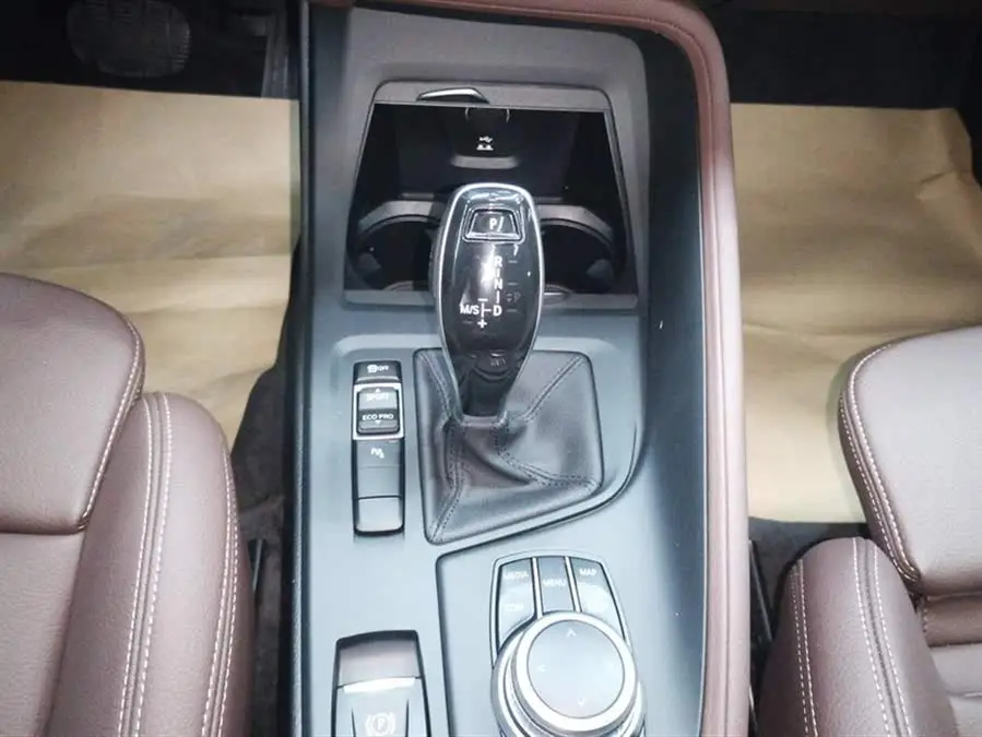 بي إم دبليو X1 2022 sDrive25Li النسخة الرائدة