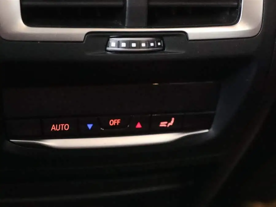 بي إم دبليو iX3 طراز 2022 معدل الإصدار الرائد