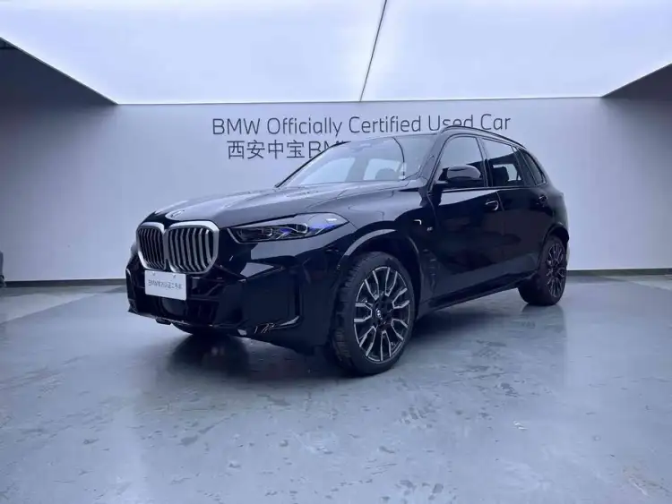 BMW X5 2023 xDrive 40Li M Sport Blackout Package