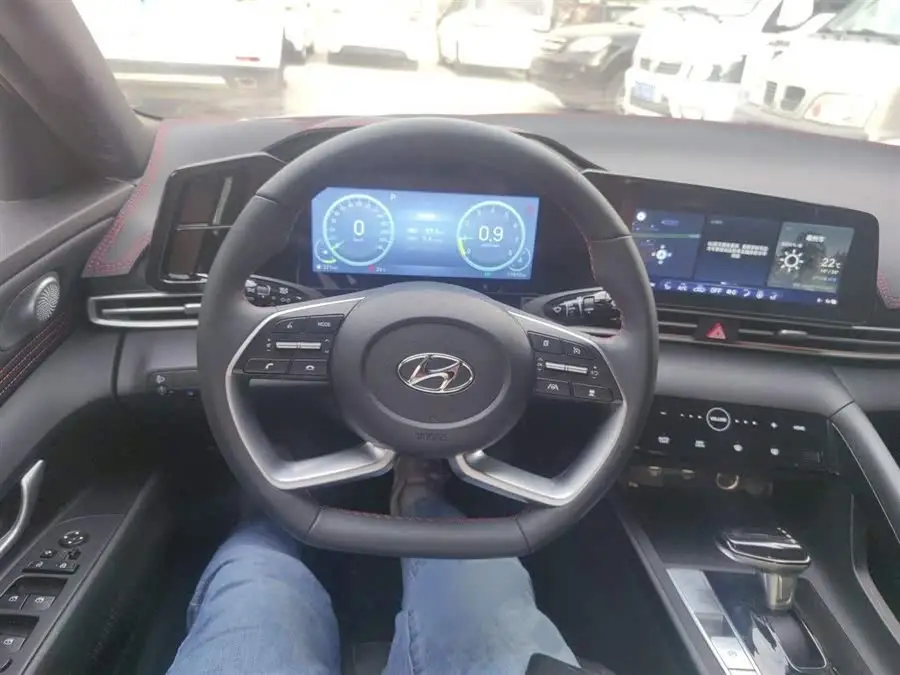 إيلانتر 2022 1.5L CVT LUX بريميوم