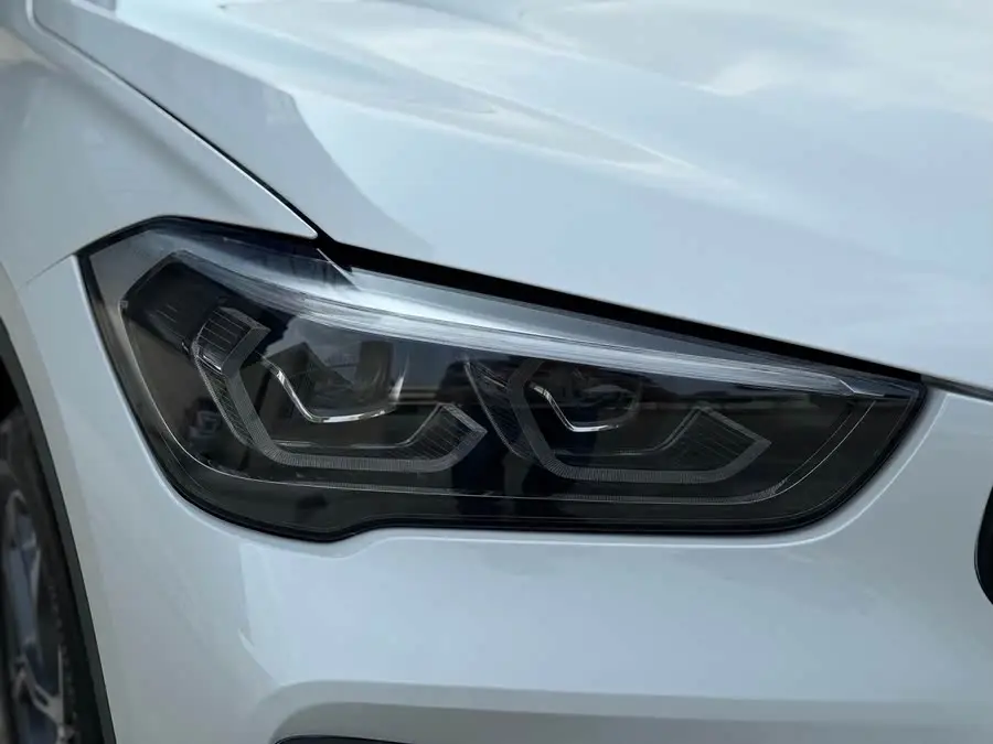 بي إم دبليو X1 2022 sDrive25Li النسخة الرائدة