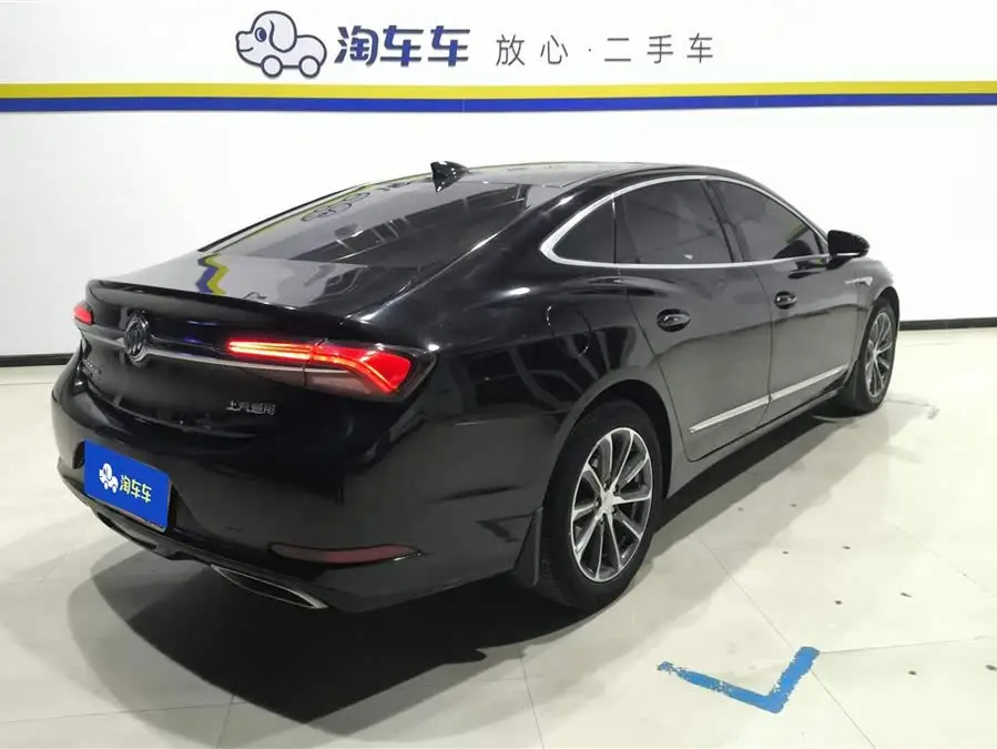 بيوك لاكروس 2020 652T الفاخرة