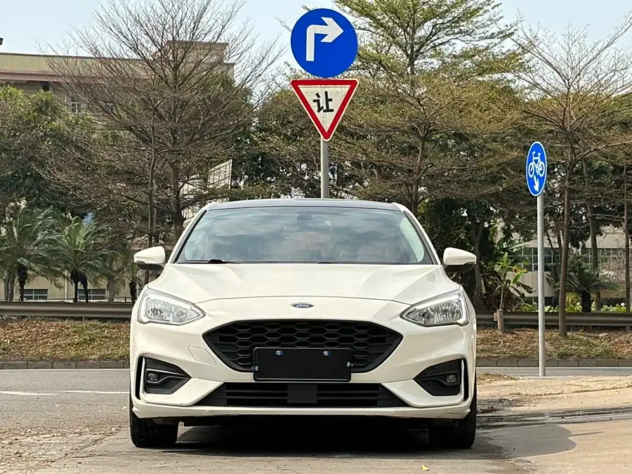 فورد فوكس 2020 سيدان إيكوبوست 180 أوتوماتيكي تريند