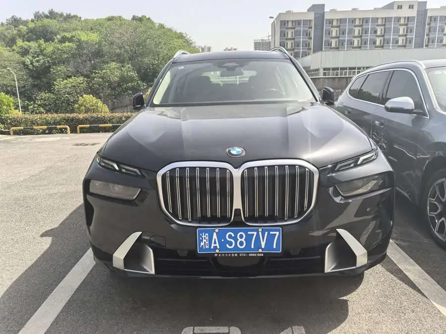 BMW X7 2023 xDrive40i Luxury Package