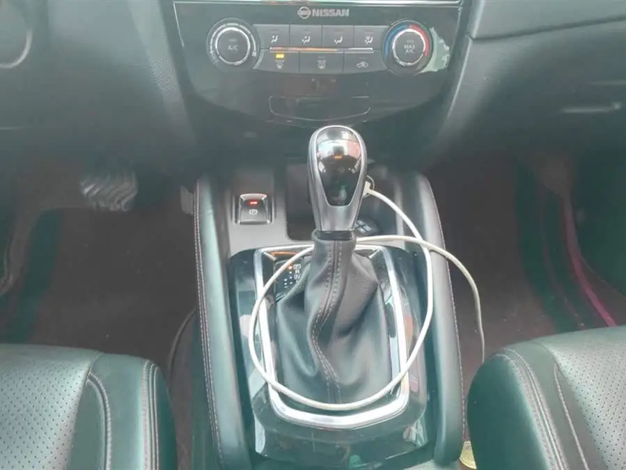 2021 نيسان قاشقاي 2.0 لتر CVT فئة فاخرة