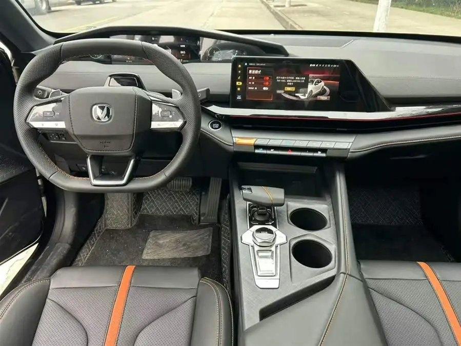 شانجان UNI-V 2024 1.5T الفاخرة