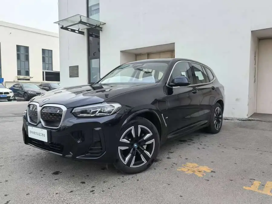 BMW iX3 2023 Leading Edition