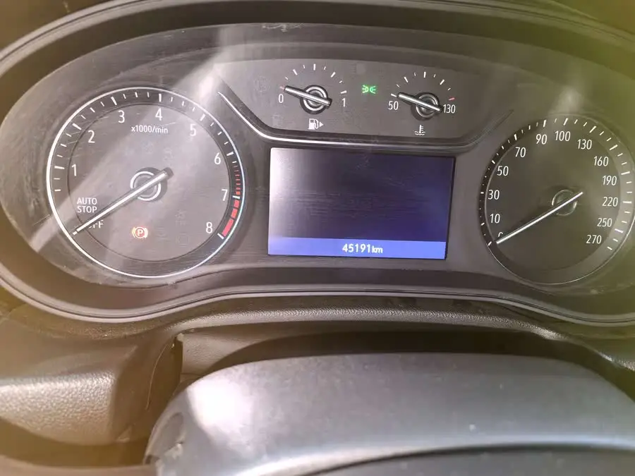 بيوك ريجال 2022 652T الإصدار الذكي