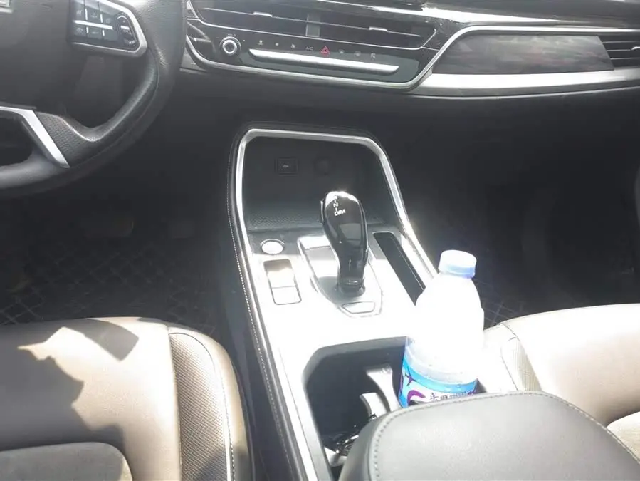 هافال H6 2021 إصدار الاتجاه الوطني 1.5T أوتوماتيكي بطل الإصدار