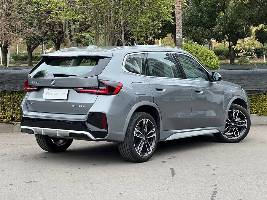 بي إم دبليو X1 2023 sDrive25Li طقم رياضي M