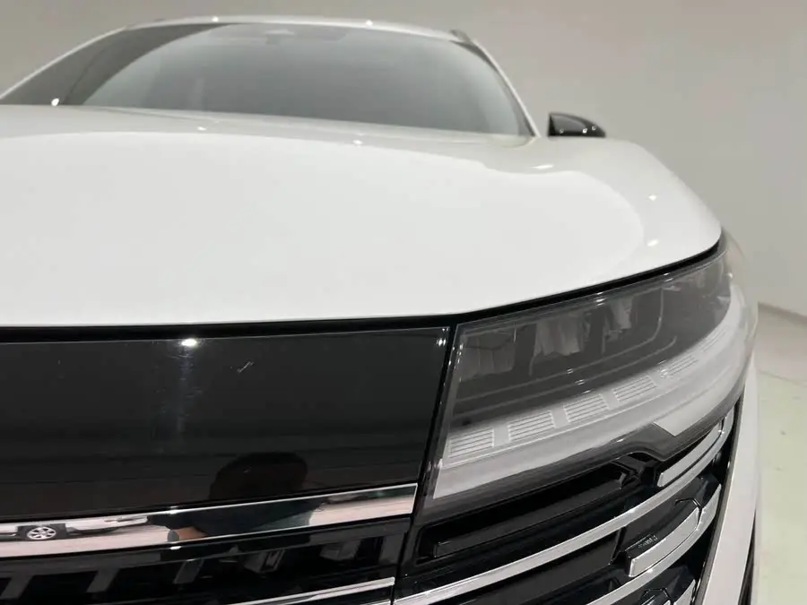 تانلو 2024 380VC-TURBO إصدار البريستيج الذكي ذي الدفع الرباعي 6 مقاعد