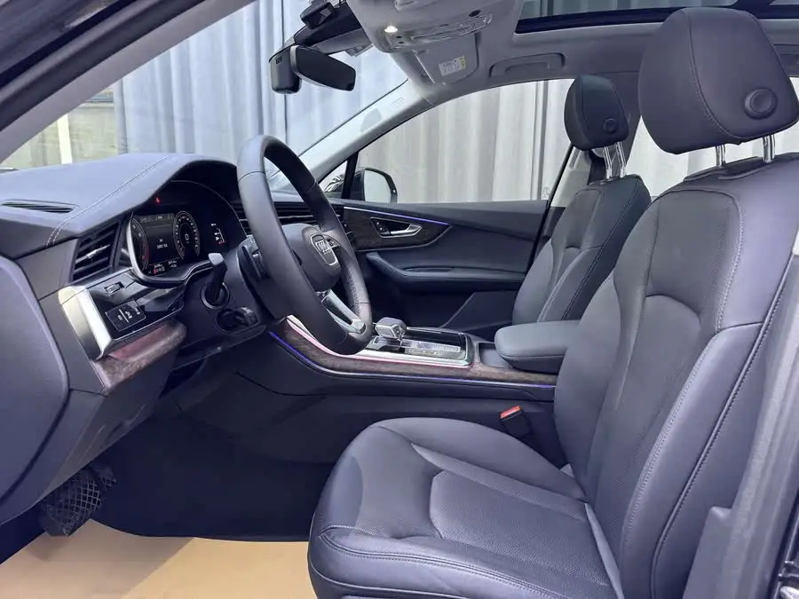 Audi Q7 2023 45 TFSI quattro S line Sport