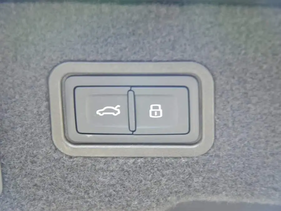 أودي A8 طراز 2025 A8L 45 TFSI كواترو الفاخرة