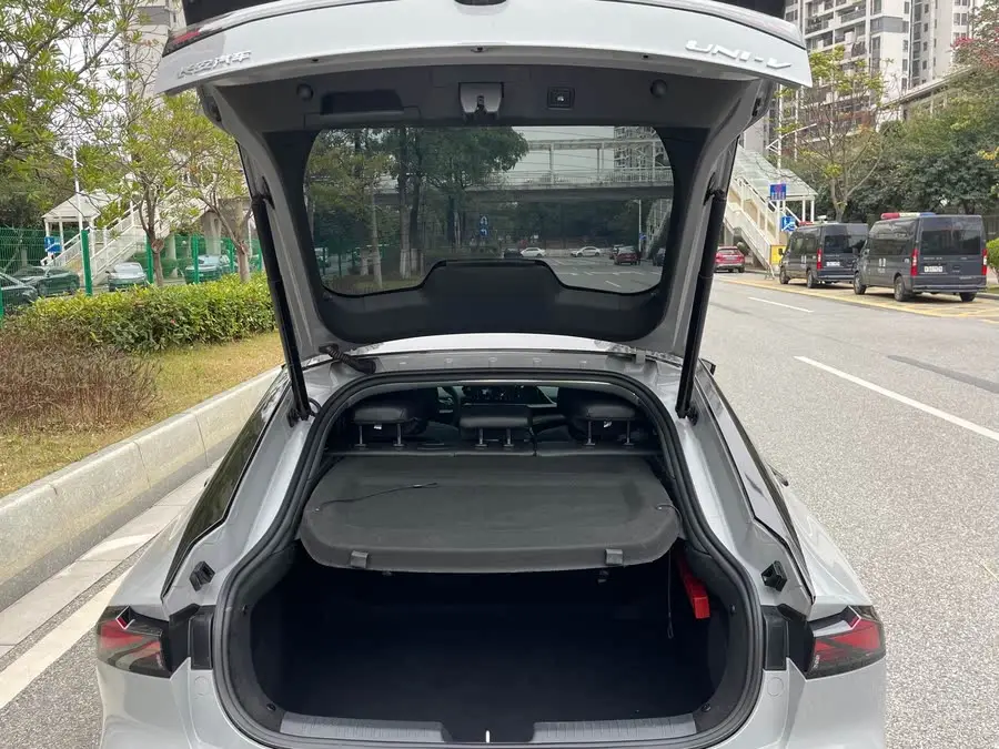 Changan UNI-V 2022 1.5T Premium