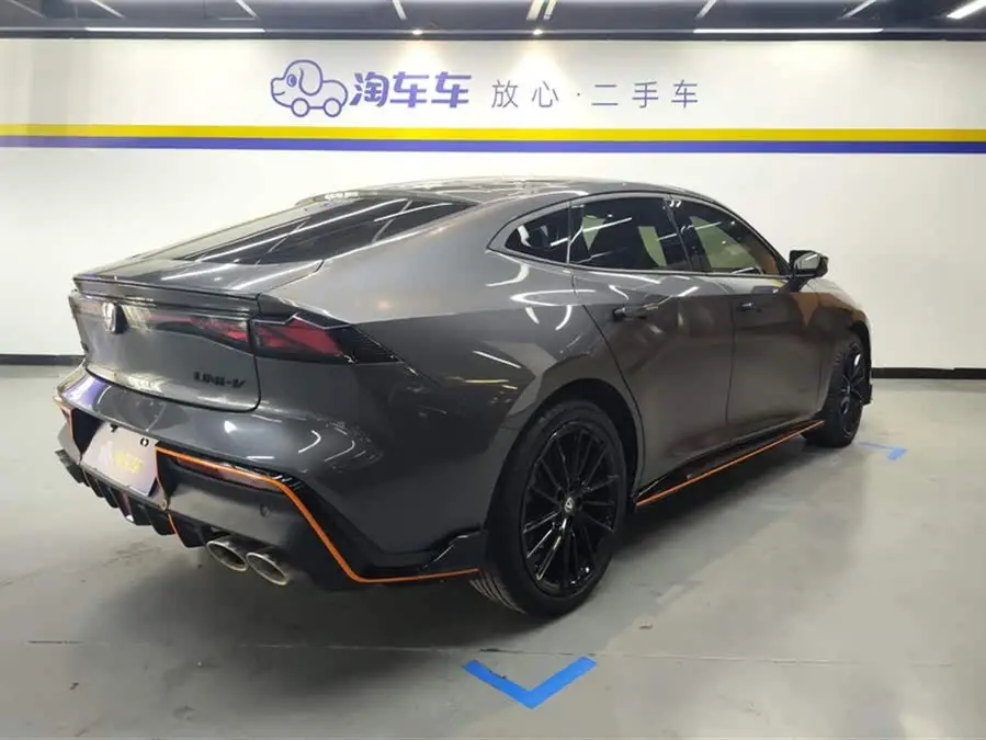 Changan UNI-V 2022 2.0T Ling Su Edition