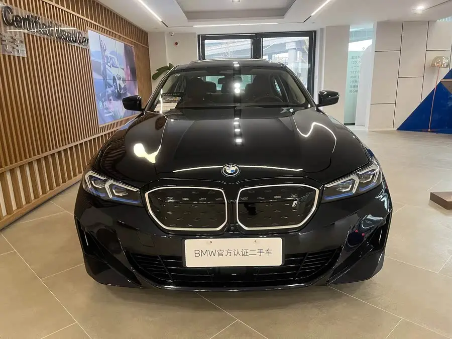 BMW i3 2023 eDrive 40 L Night Sport Package