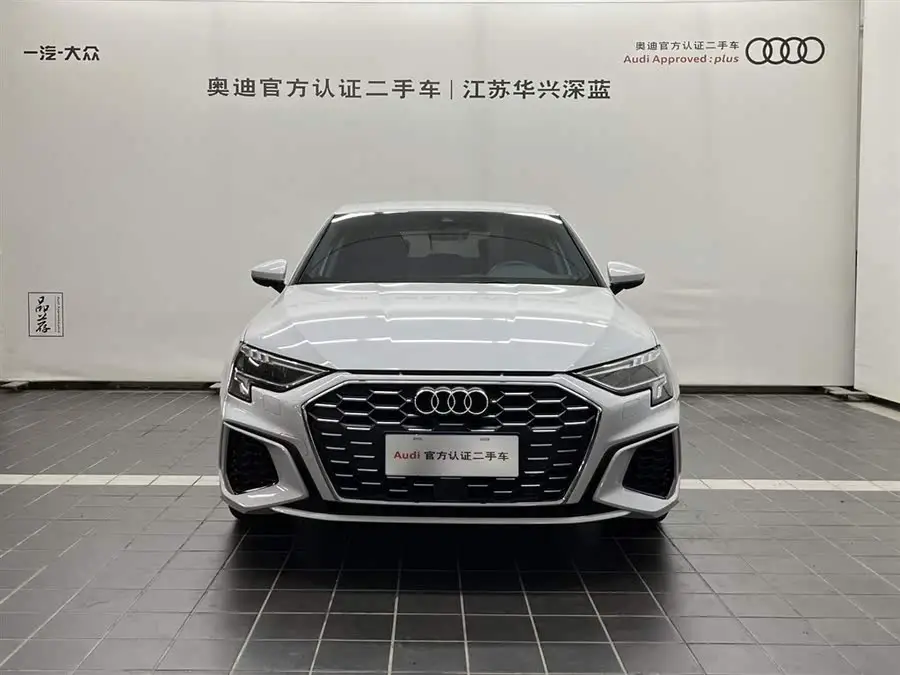 أودي A3 2022 A3L ليموزين 35 TFSI النسخة الرياضية المتقدمة