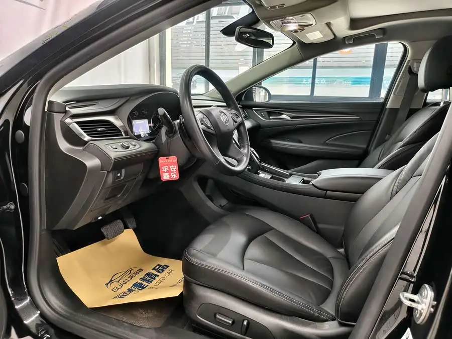 بيوك لاكروس 2021 552T الفاخرة