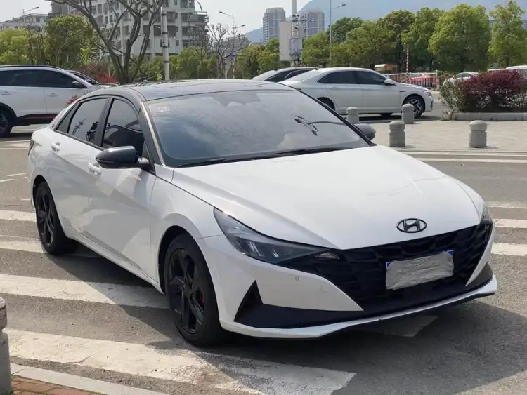 Elantra 2022 1.5L CVT LUX Premium