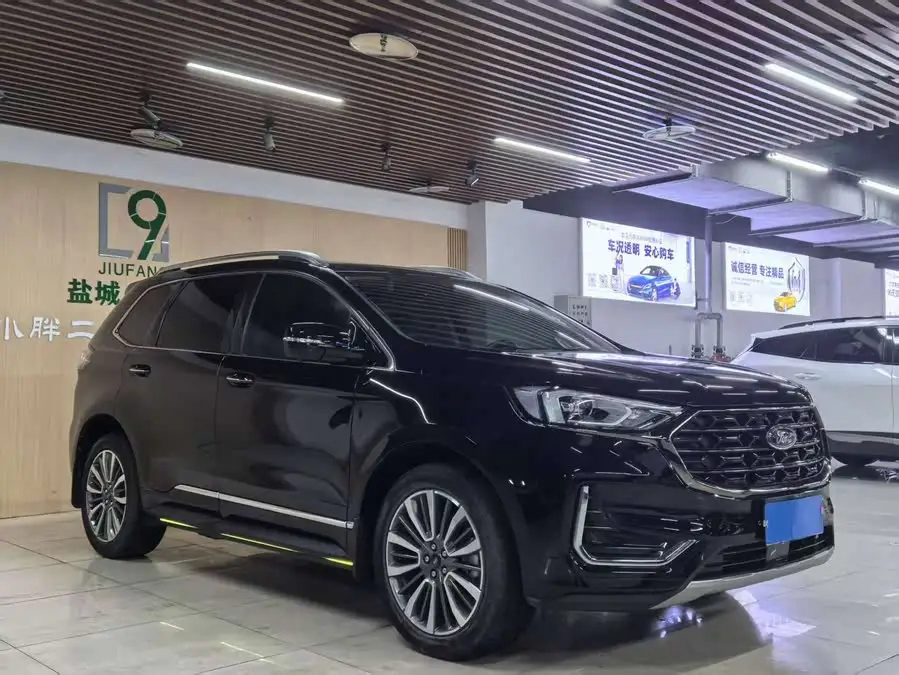 Ford Edge 2021 PLUS EcoBoost 245 Two-Wheel Drive Luxury 7-Seater