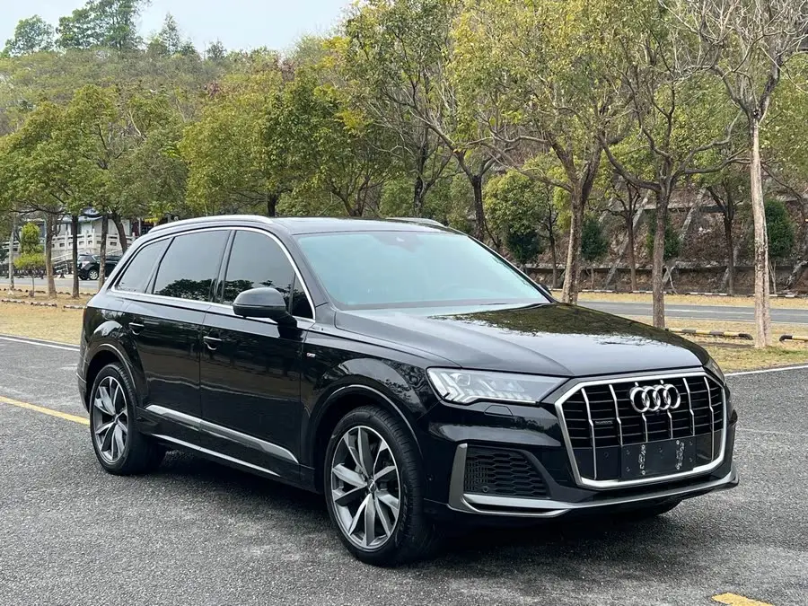 2020 Audi Q7 55 TFSI quattro S line Sport