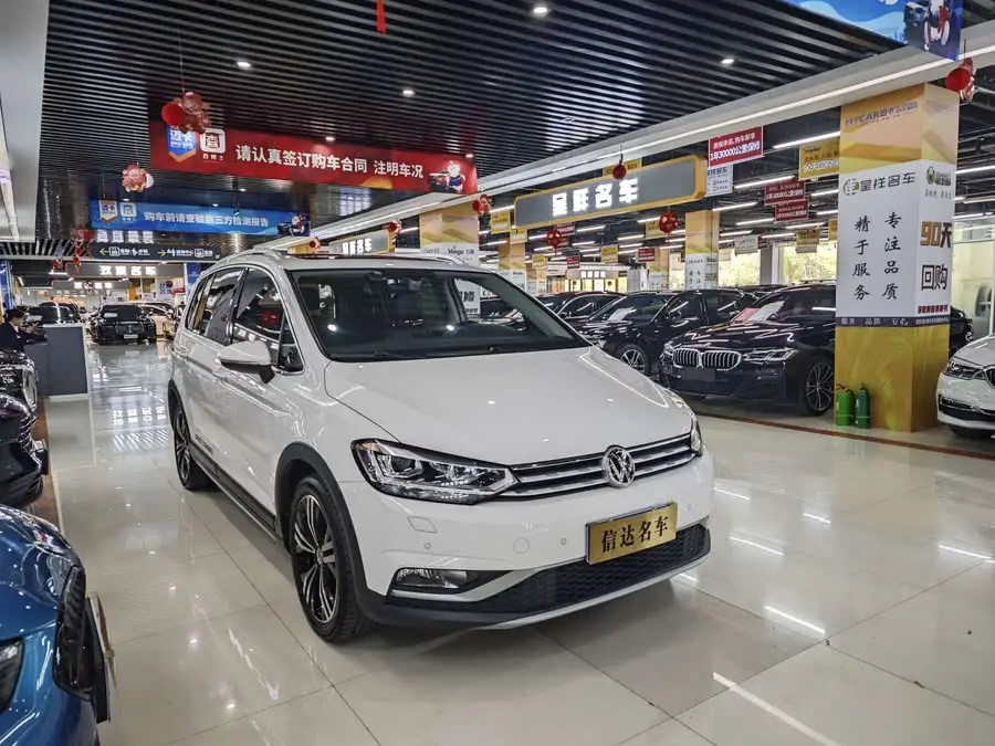 2018 Volkswagen Touran L 280 TSI DSG Top Edition 7-Seater National VI