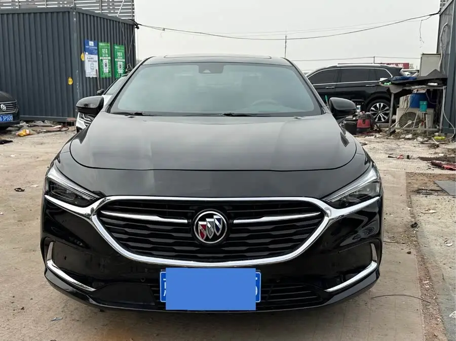 بيوك لاكروس 2021 652T البريميوم