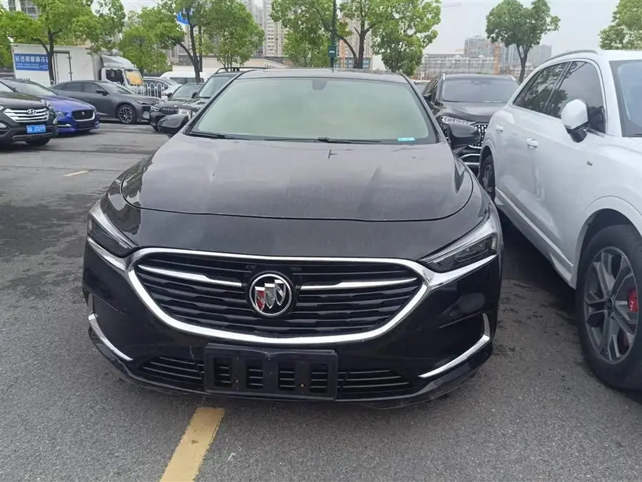 بيوك لاكروس 2021 552T فاخرة