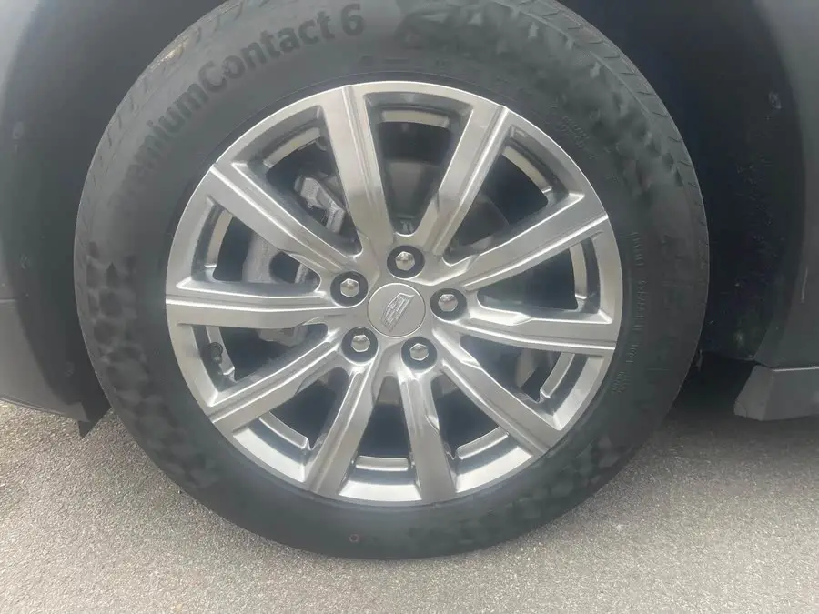 كاديلاك XT4 2021 28T دفع أمامي متميز