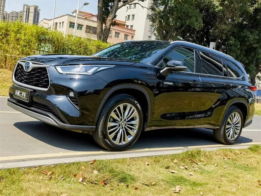 Highlander 2022 Hybrid 2.5L Two-Wheel Drive Premium Version 7-Seater