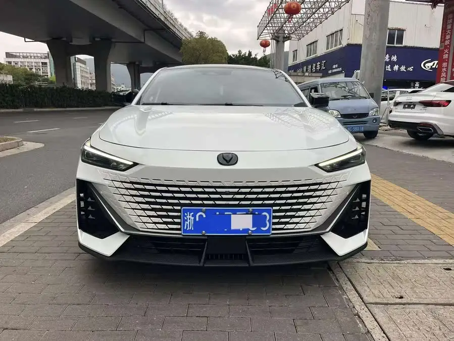 Changan UNI-V 2023 1.5T Premium