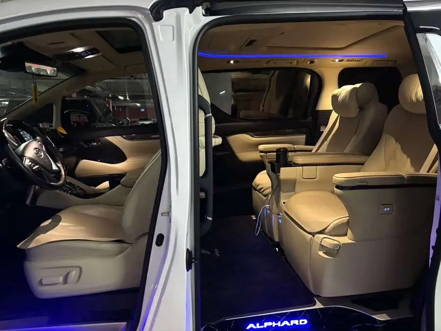 ألفارد 2021 هايبرد 2.5 لتر إصدار متميز