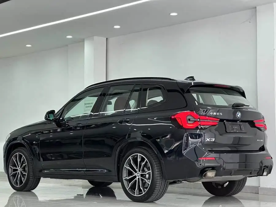 BMW X3 2023 xDrive30i Leading Model M Shadow Package