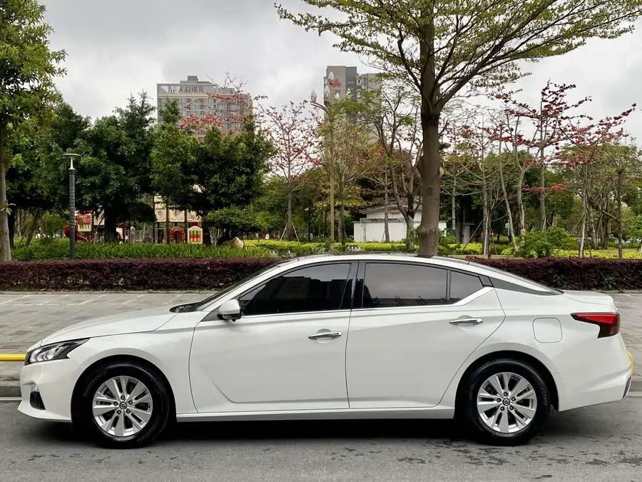 تينّا 2020 فئة XL المريحة سعة 2.0 لتر