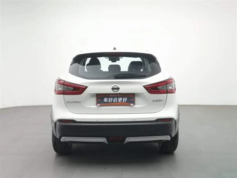 نيسان إكس تريل 2022 2.0 لتر CVT XV النسخة الذكية