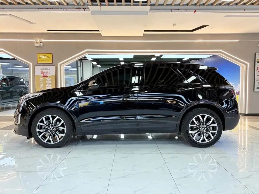 كاديلاك XT5 2022 2.0T دفع رباعي فاخر