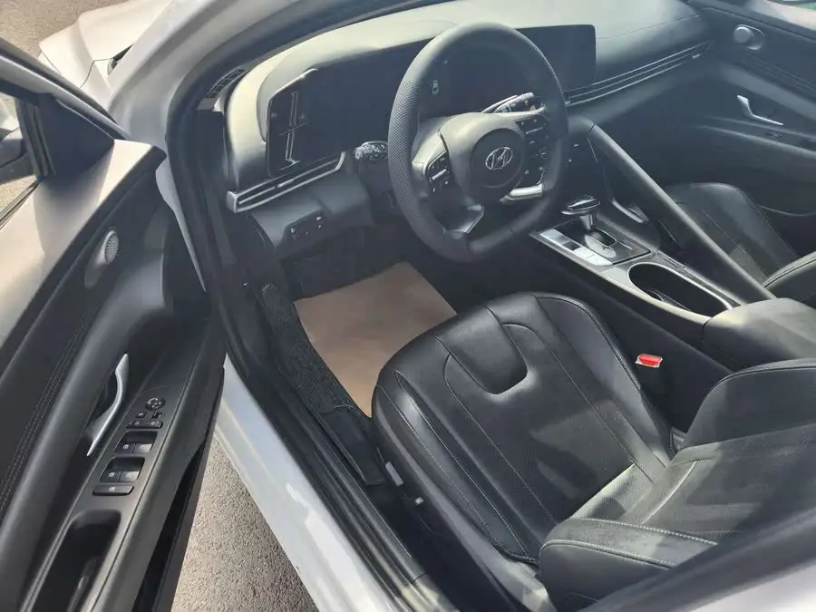 إيلانتر 2021 1.5 لتر CVT النسخة الرائدة