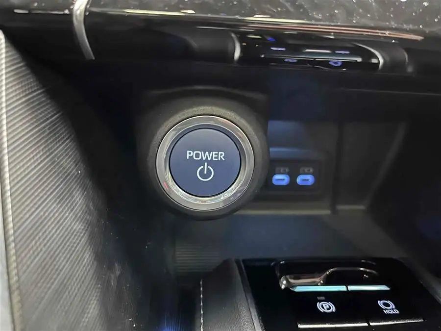 2022 تويوتا هارير هايبرد 2.5 لتر CVT دفع رباعي إصدار بريميوم