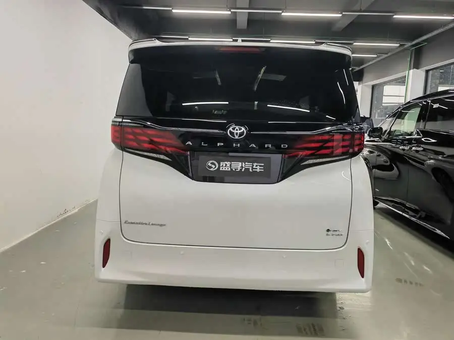 ألفارد 2024 مزدوج المحرك 2.5 لتر إصدار بريميوم